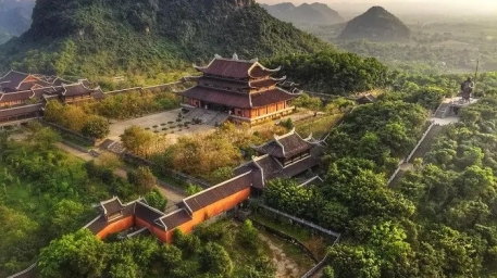 Khung cảnh hùng vĩ Chùa Bái Đính - Ninh Bình
