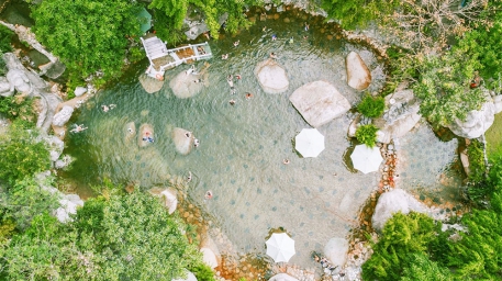 Công viên suối khoáng thần tài
