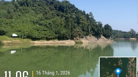 Điện Hòn Chén bên sông Hương Huế