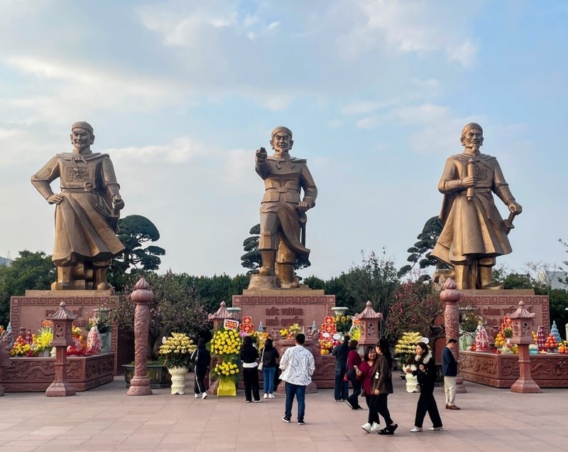 Quảng trường Chiến thắng Bạch Đằng