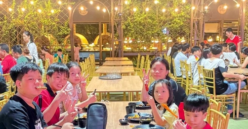 Công viên suối kháng Núi Thần Tài