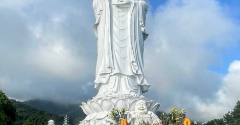 Tour Đà Nẵng – Chiêm bái tượng Phật Bà 67m, ngắm toàn cảnh biển Sơn Trà & cầu bình an cùng Du lịch Bản Địa Đà Nẵng