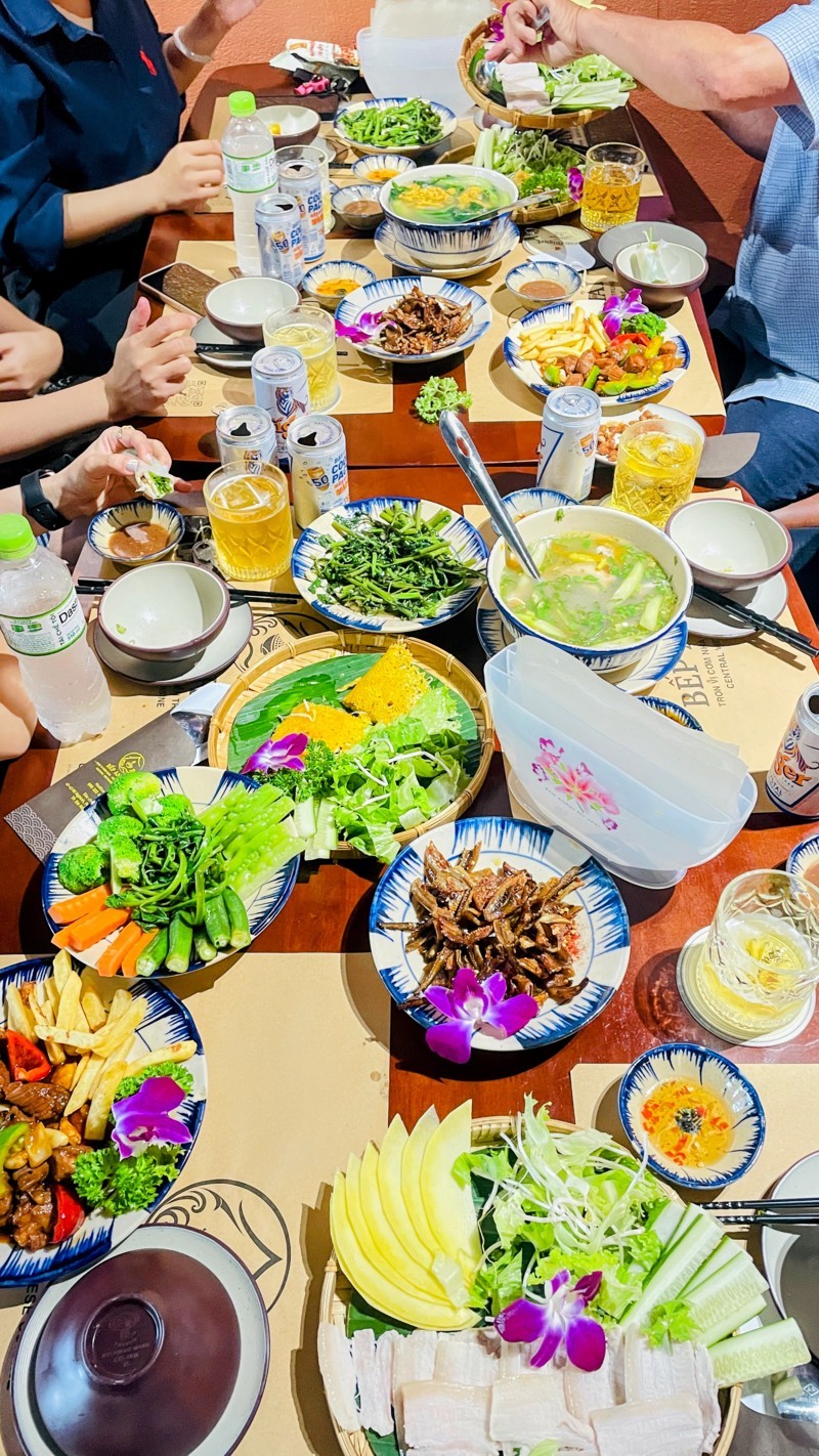 Quán cơm gia đình ở Sơn Trà và ngũ hành sơn