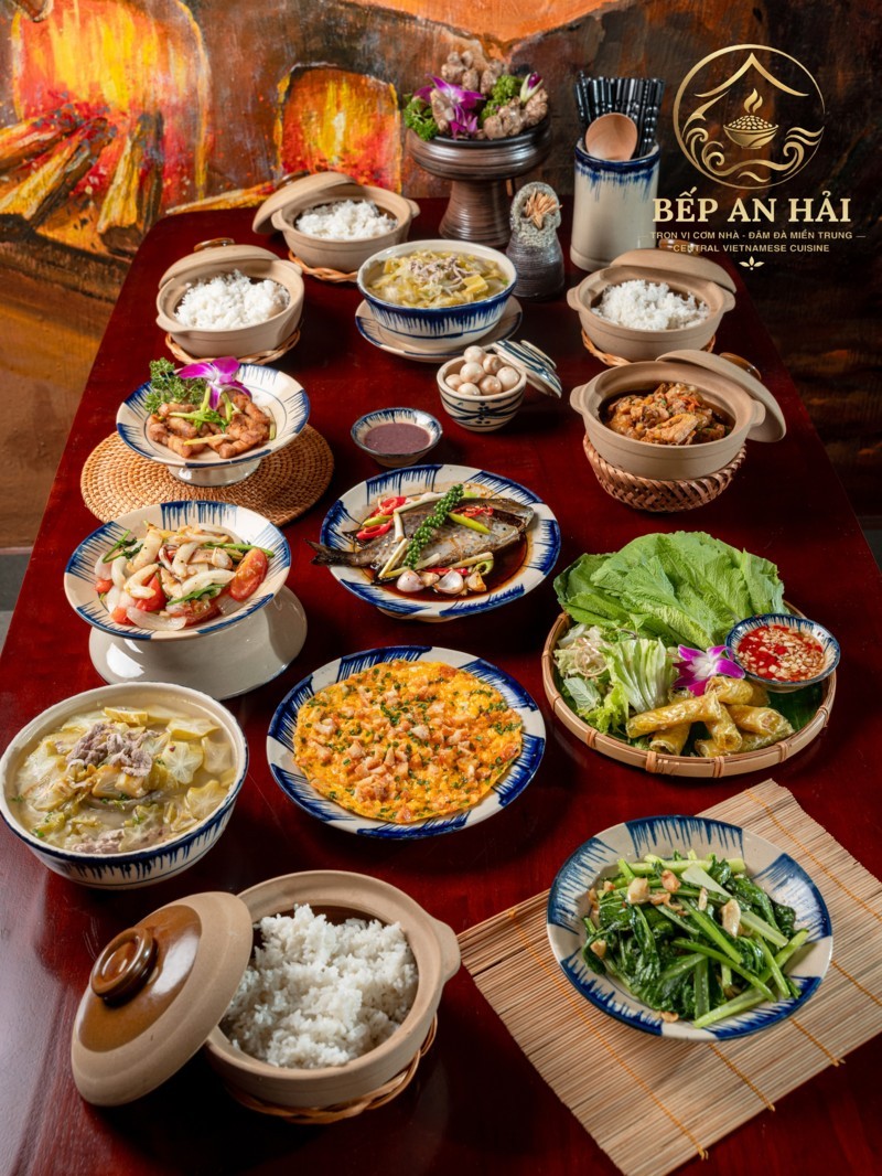 Mâm cơm bếp an hải