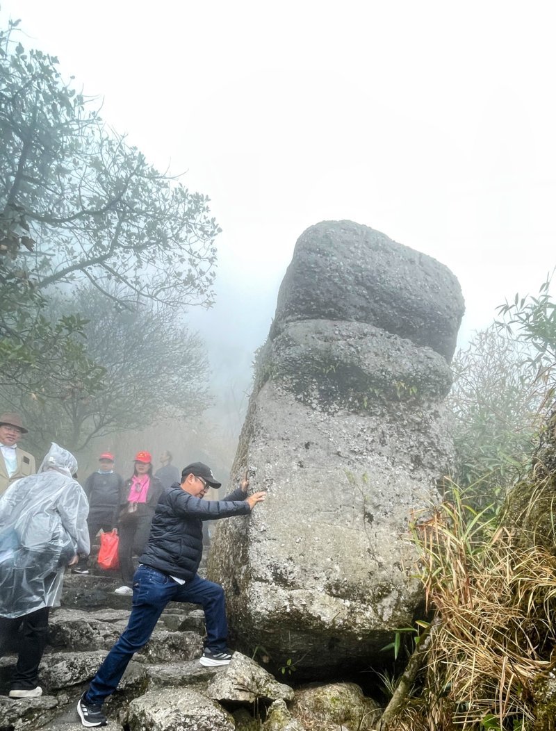 đường lên chùa đồng