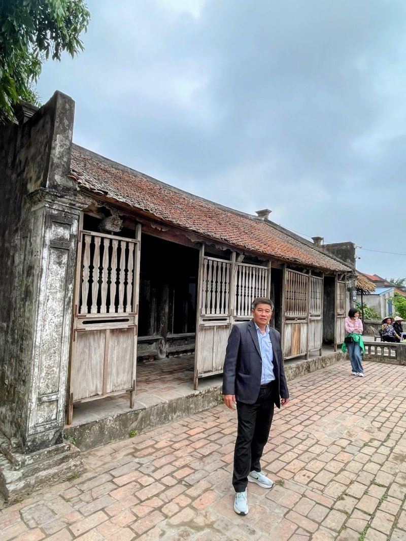 Nhà Bá Kiến
