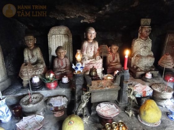 Tượng Trúc Lâm Tam Tổ tại Chùa Một Mái