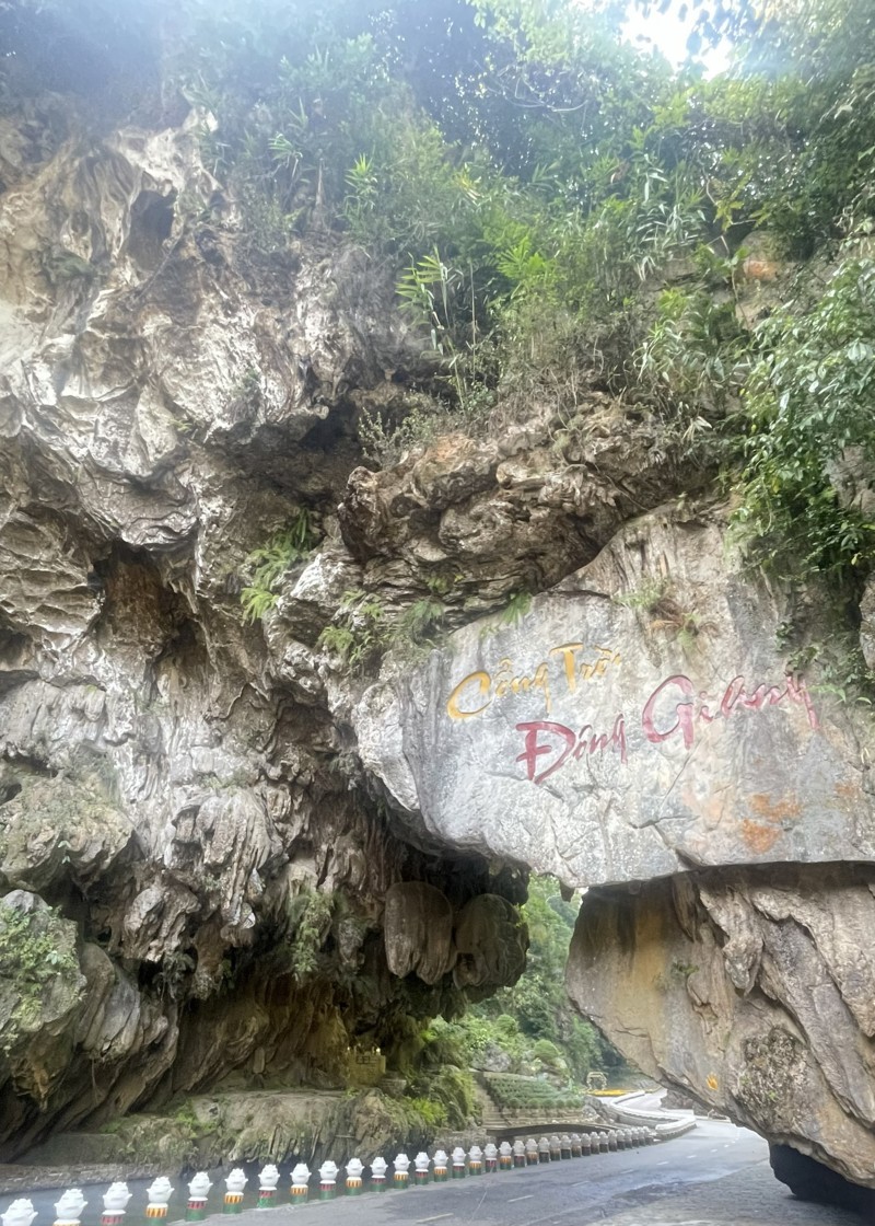 Lối vào Cổng trời