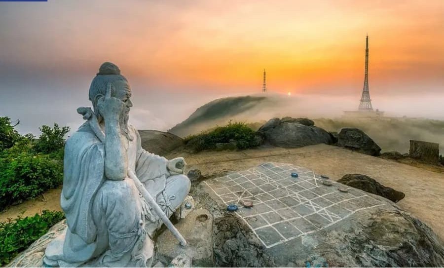 ĐỈnh Bàn Cờ