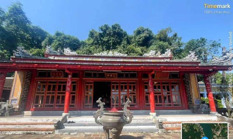 Không gian thờ tự tại Điện Hòn Chén ở Huế