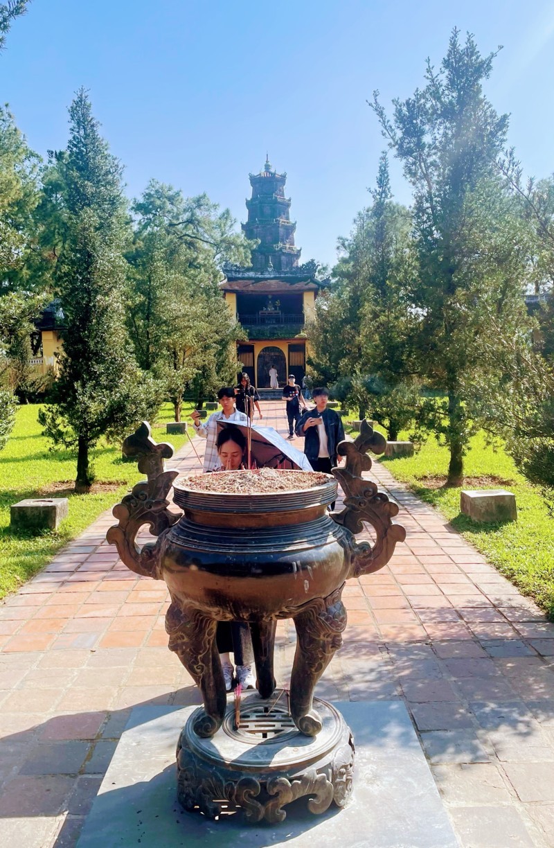 Chùa Thiên Mụ - Đệ nhất cổ tự xứ Huế Thần Kinh, sự linh thiêng trong văn hóa địa phương