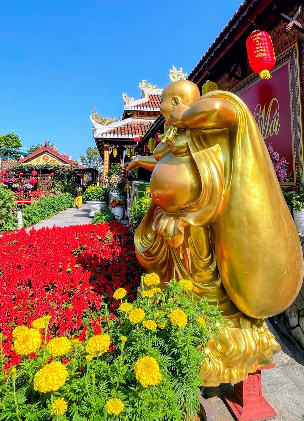 Tượng Phật tại chùa Long Hoa, Ngũ Hành Sơn
