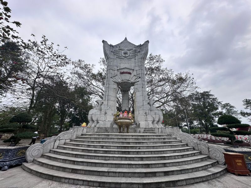 Nghĩa trang liệt sĩ Trường Sơn