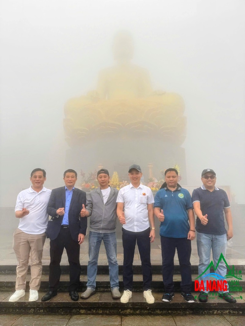 bên tượng phật hoàng 2026