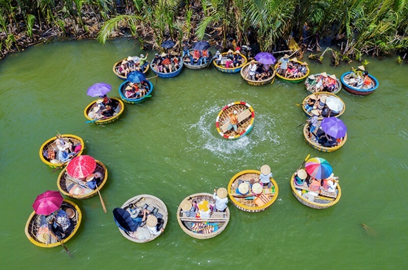 Đồ lưu niệm thủ công làm từ lá dừa