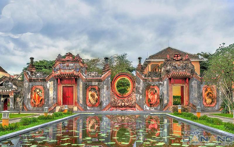 Cổng Chùa Bà Mụ - nơi check in được du khách yêu thích nhất