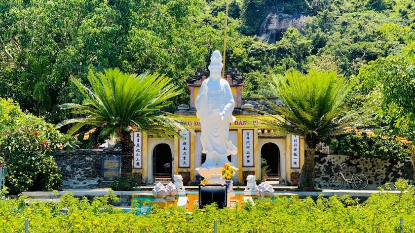 Chùa Hải Tạng có vị trí nằm trên Cù Lao Chàm