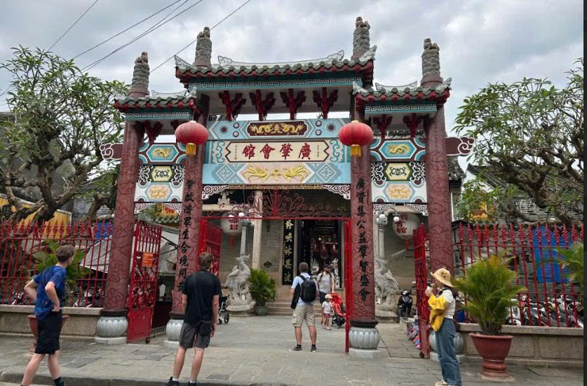 Cổng Hội Quán Quảng Đông