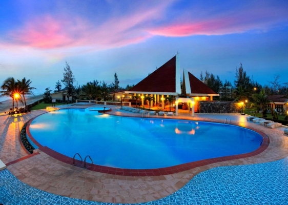 Sandy Beach Non Nuoc Resort