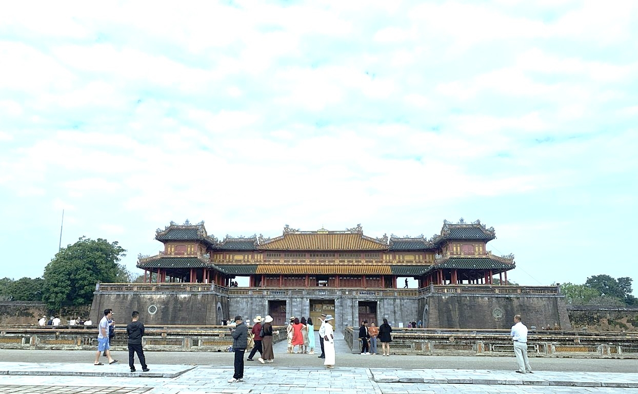 Tour Đà Nẵng – Huế: Hoàng thành Huế – Dấu xưa còn vương mái ngói, câu chuyện thì thầm trong từng viên gạch