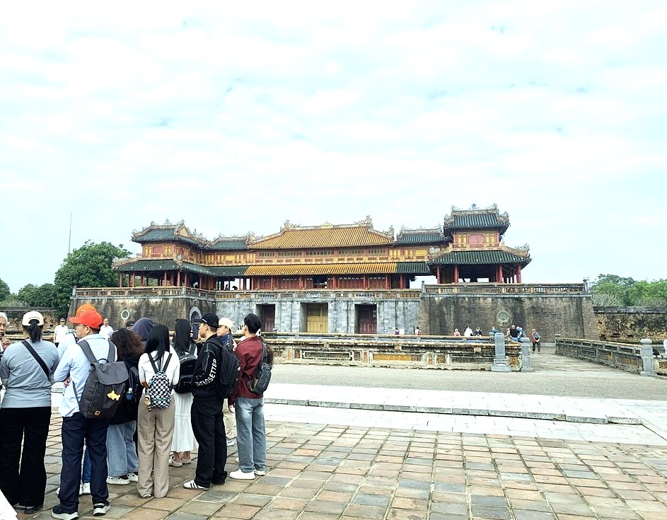 Tour Đà Nẵng – Huế: Hoàng thành Huế – Dấu xưa còn vương mái ngói, câu chuyện thì thầm trong từng viên gạch