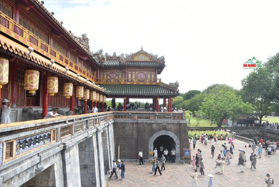 Tour Đà Nẵng – Huế: Hoàng thành Huế – Dấu xưa còn vương mái ngói, câu chuyện thì thầm trong từng viên gạch